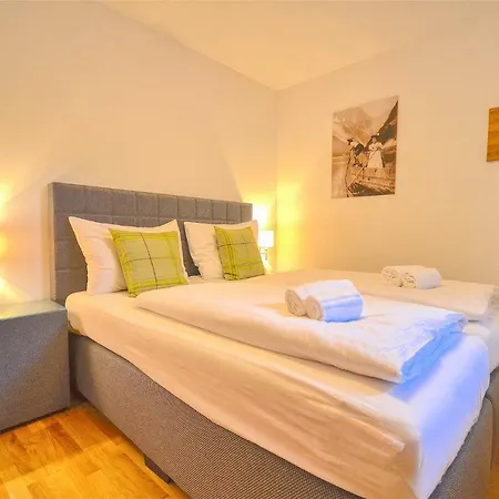 Konstanzia - By Alpen Appartement Zell am See